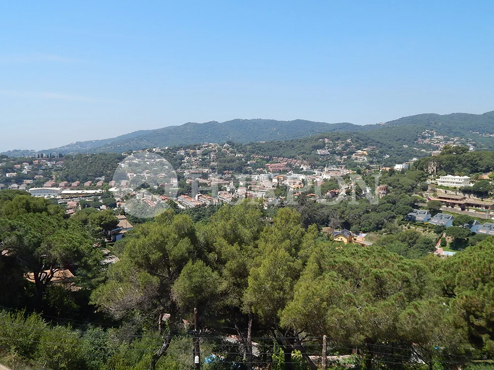 A Cabrils, exclusiva parcel · la en venda de 625 m2 amb vistes al mar - ref. 00532