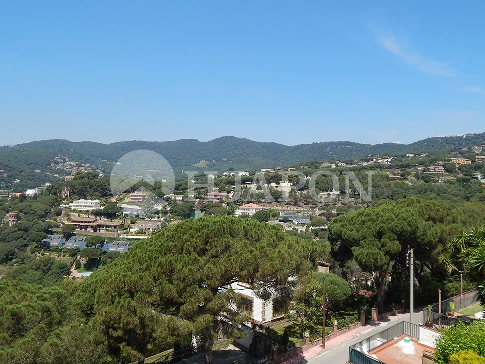 A Cabrils, exclusiva parcel · la en venda de 625 m2 amb vistes al mar - ref. 00532