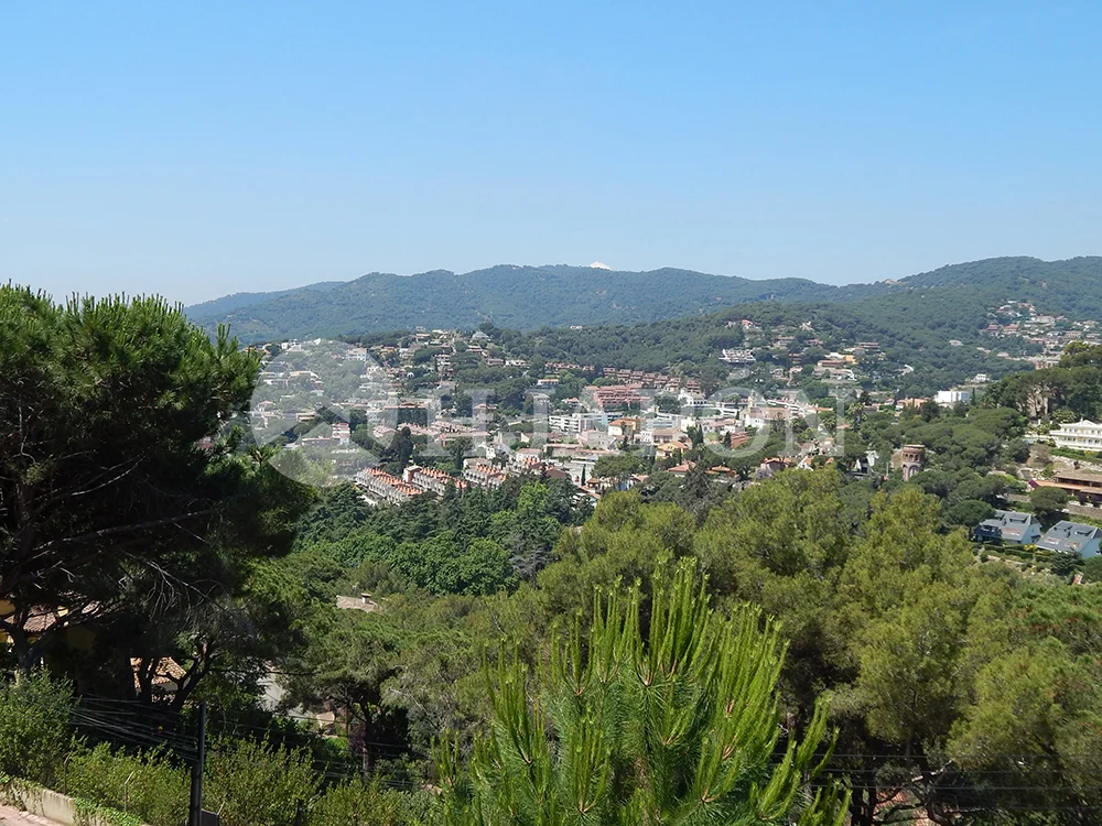 A Cabrils, exclusiva parcel · la en venda de 625 m2 amb vistes al mar - ref. 00532