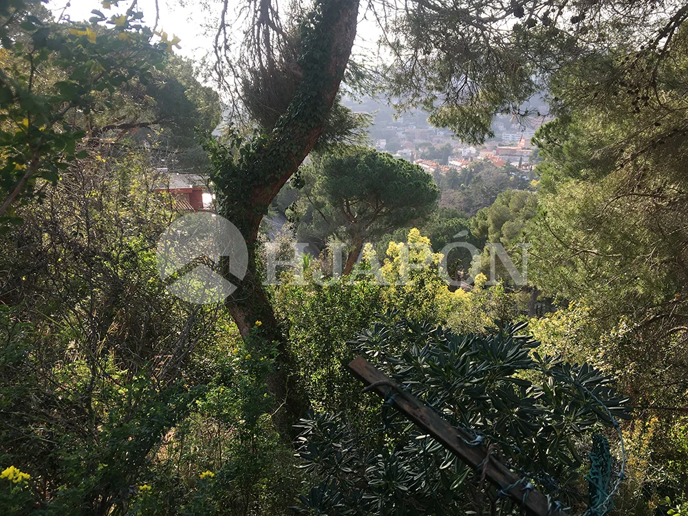 A Cabrils, exclusiva parcel · la en venda de 625 m2 amb vistes al mar - ref. 00532