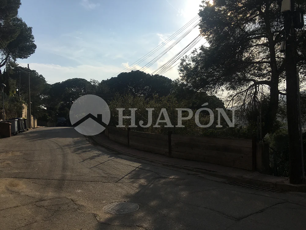 A Cabrils, exclusiva parcel · la en venda de 625 m2 amb vistes al mar - ref. 00532