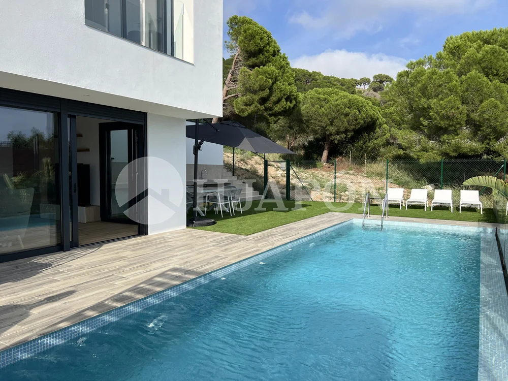 Vivienda de lujo de nueva construcción, con piscina privada y sensacionales vistas al mar. - ref. 01760
