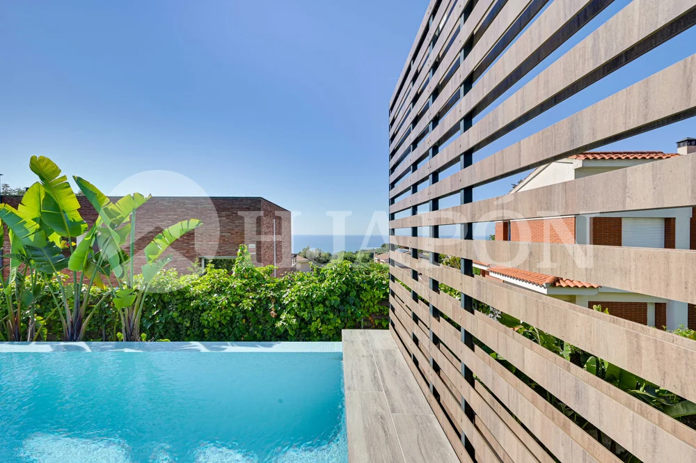 Vivienda de lujo de nueva construcción, con piscina privada y sensacionales vistas al mar. - ref. 01760