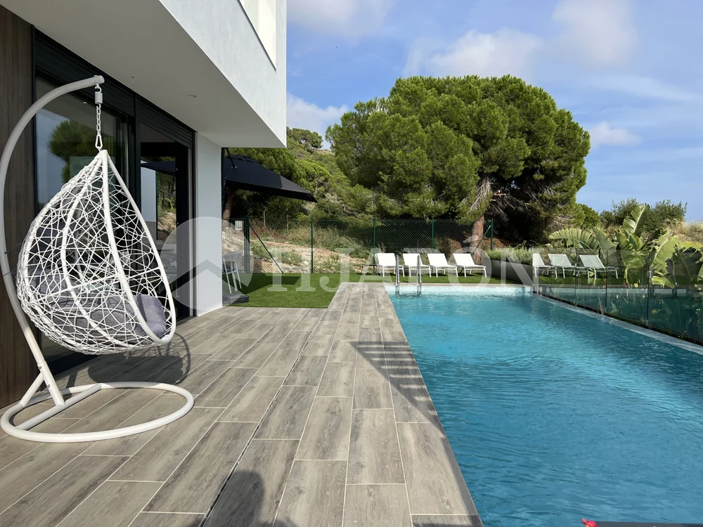 Vivienda de lujo de nueva construcción, con piscina privada y sensacionales vistas al mar. - ref. 01760