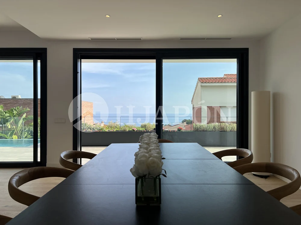 Vivienda de lujo de nueva construcción, con piscina privada y sensacionales vistas al mar. - ref. 01760