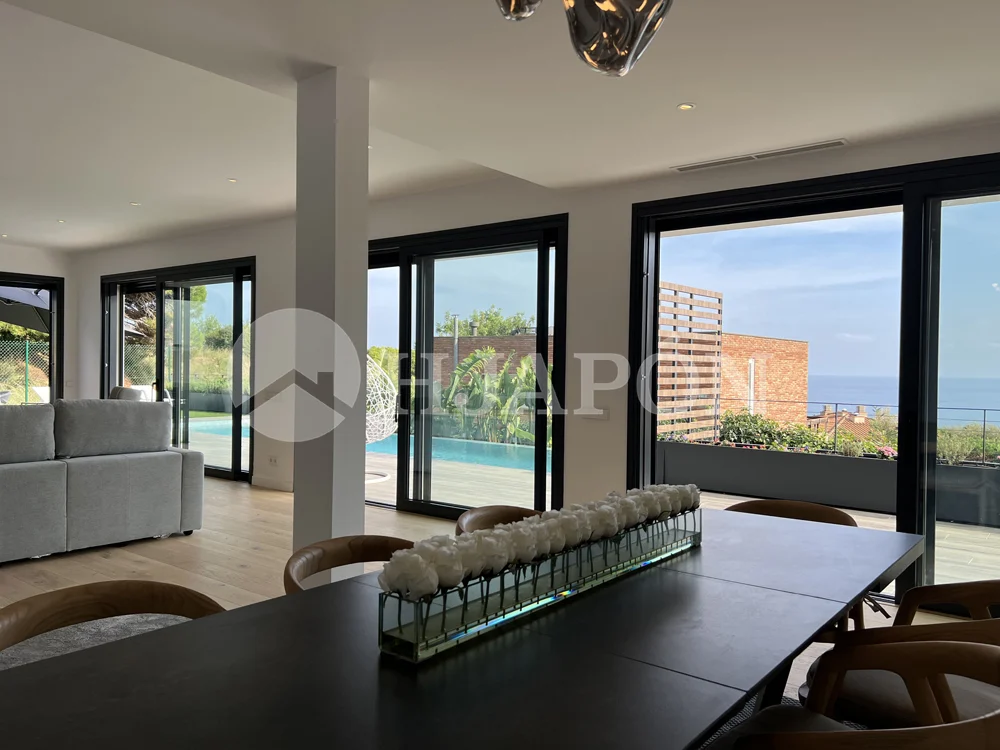 Vivienda de lujo de nueva construcción, con piscina privada y sensacionales vistas al mar. - ref. 01760