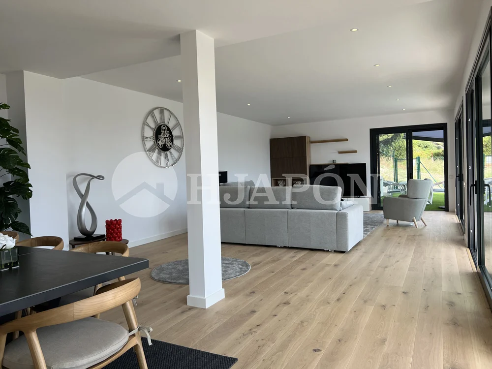 Vivienda de lujo de nueva construcción, con piscina privada y sensacionales vistas al mar. - ref. 01760
