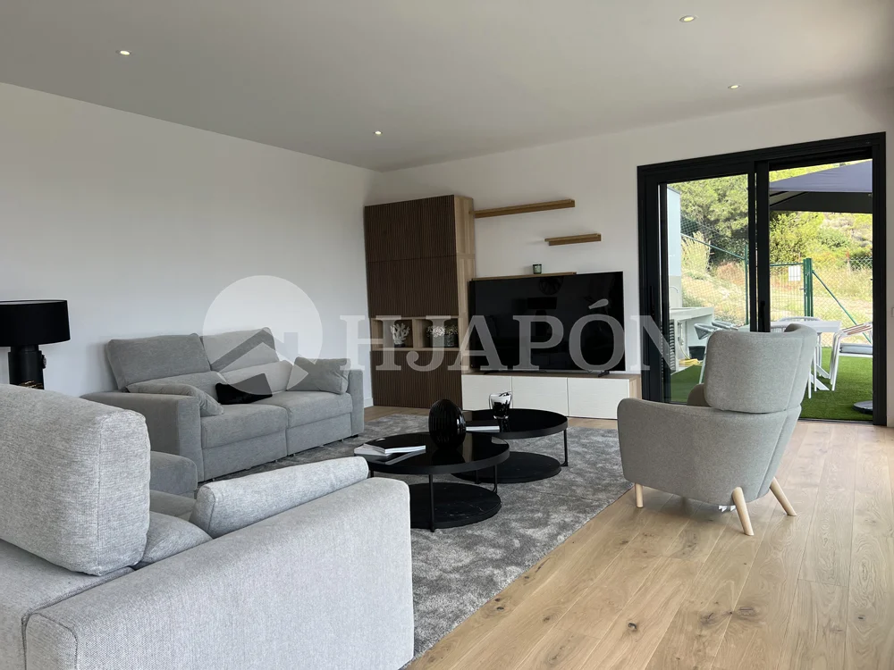 Vivienda de lujo de nueva construcción, con piscina privada y sensacionales vistas al mar. - ref. 01760