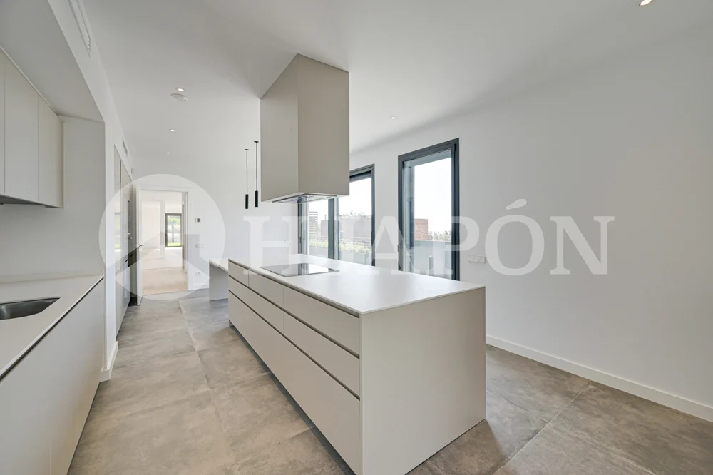Vivienda de lujo de nueva construcción, con piscina privada y sensacionales vistas al mar. - ref. 01760