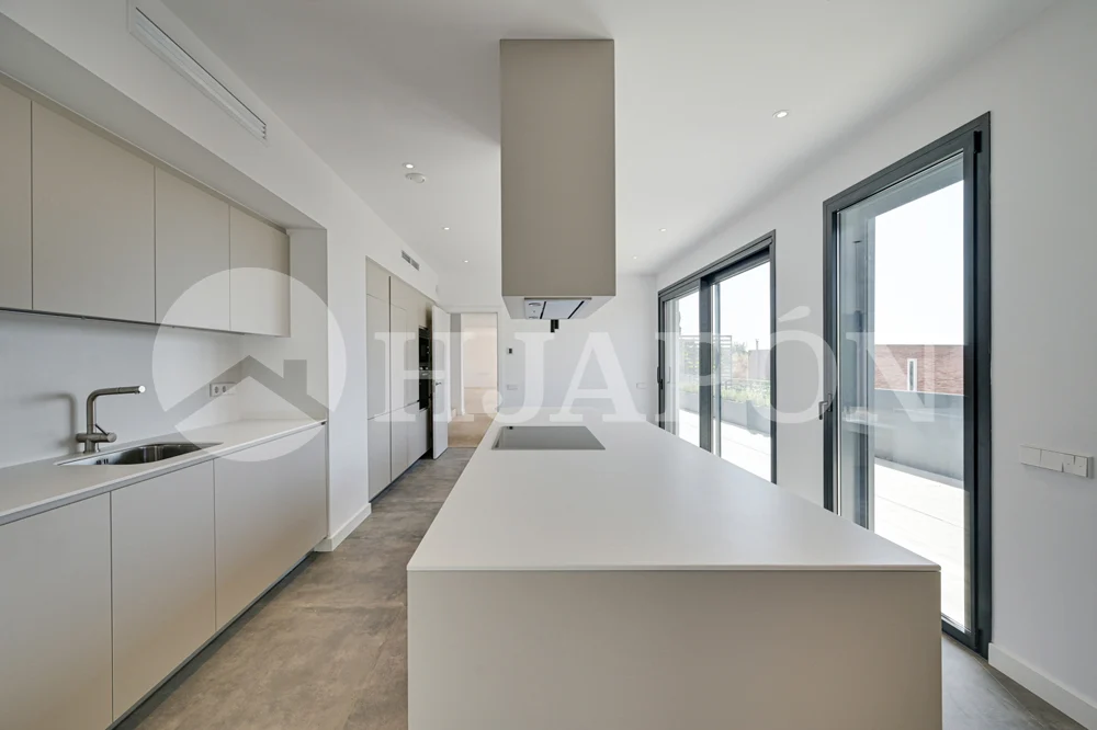 Vivienda de lujo de nueva construcción, con piscina privada y sensacionales vistas al mar. - ref. 01760