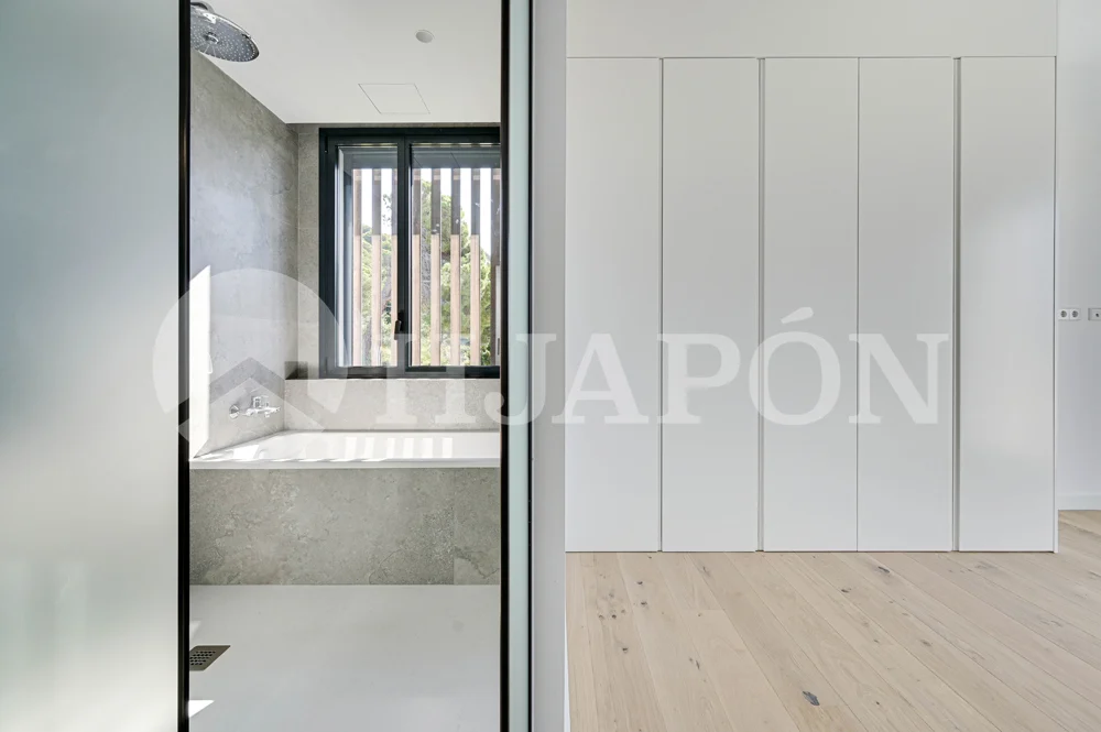 Vivienda de lujo de nueva construcción, con piscina privada y sensacionales vistas al mar. - ref. 01760