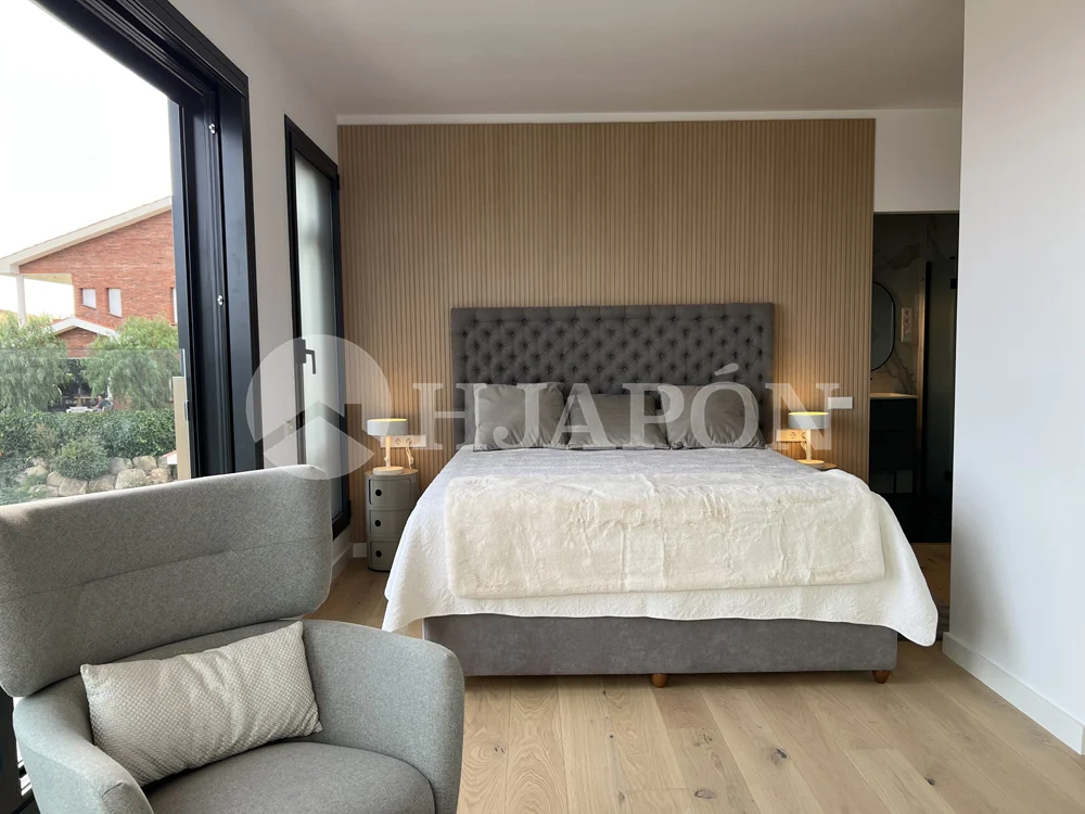 Vivienda de lujo de nueva construcción, con piscina privada y sensacionales vistas al mar. - ref. 01760