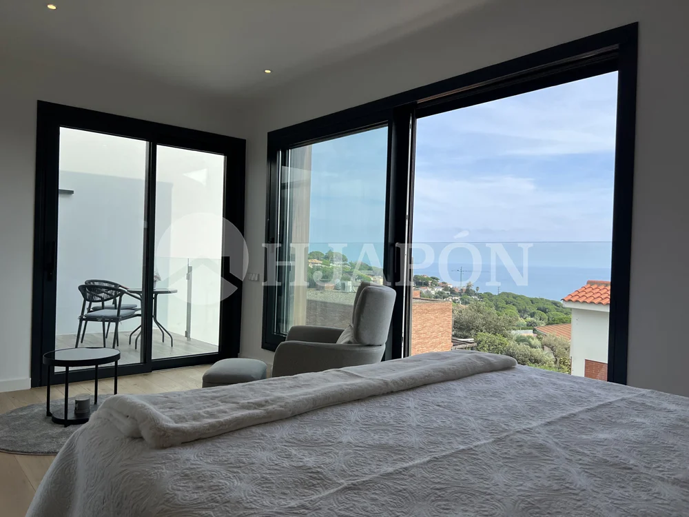 Vivienda de lujo de nueva construcción, con piscina privada y sensacionales vistas al mar. - ref. 01760