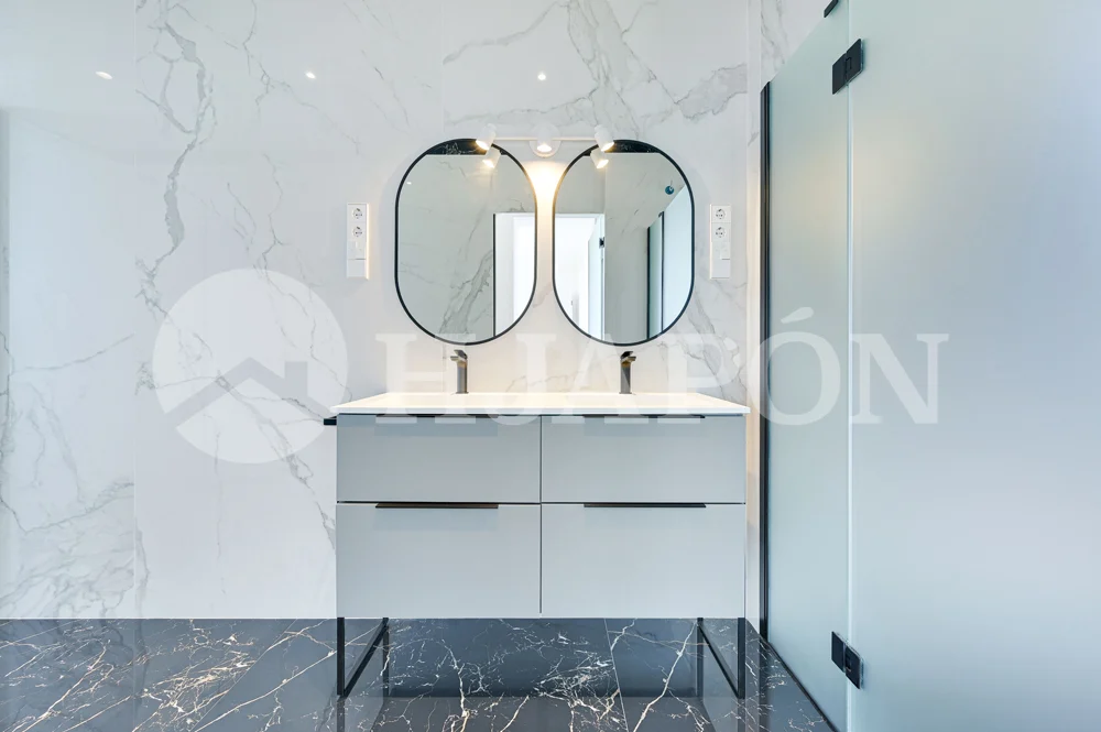 Vivienda de lujo de nueva construcción, con piscina privada y sensacionales vistas al mar. - ref. 01760