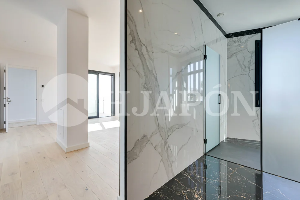 Vivienda de lujo de nueva construcción, con piscina privada y sensacionales vistas al mar. - ref. 01760