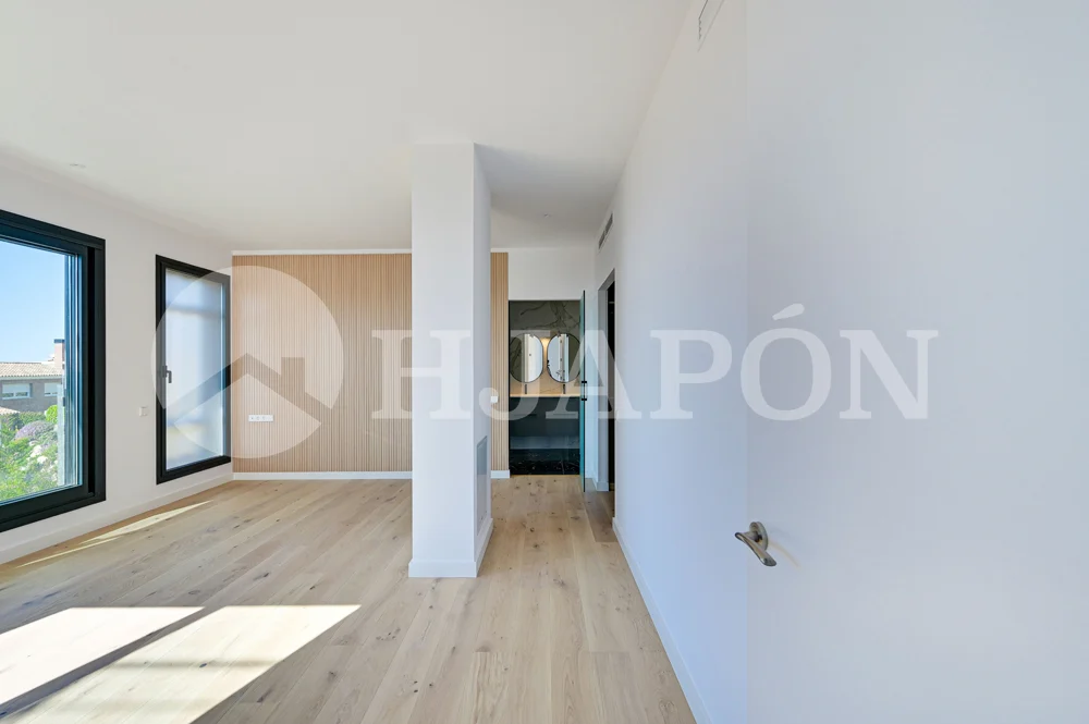 Vivienda de lujo de nueva construcción, con piscina privada y sensacionales vistas al mar. - ref. 01760